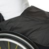 Easy kørepose henvender sig til alle kørestolsbrugere eller folk der er meget ude på sin El scooter. Easy køreposen er ideel, da den kan tages på siddende.